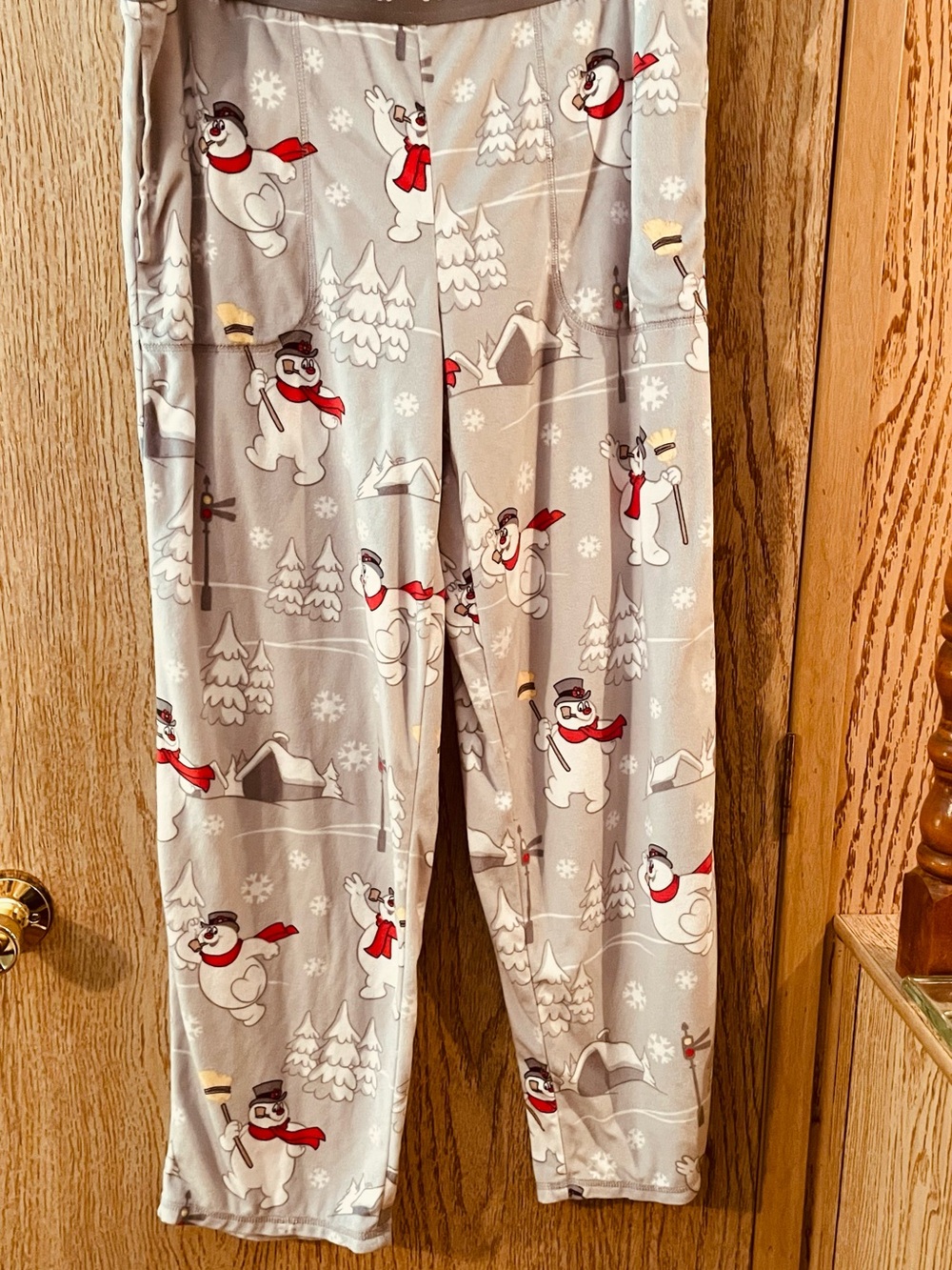 Gray Snowman Print Men's Pajama Pants - Cozy Winter Lounge Pants